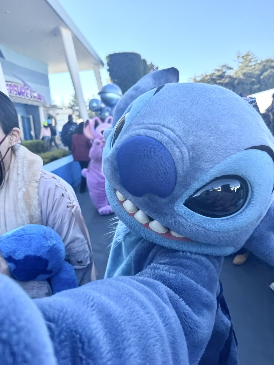 _stitchluv0626's tweet photo. スティッチスクリーンデビューおめでとう！🎂💙
これからもいたずら好きで無邪気で可愛いところがほんとに大好きだよーーー！
誕生日インは今年は叶わなかったけど明日お祝いに行くからねーー！ https://t.co/pbGxbFxb0F