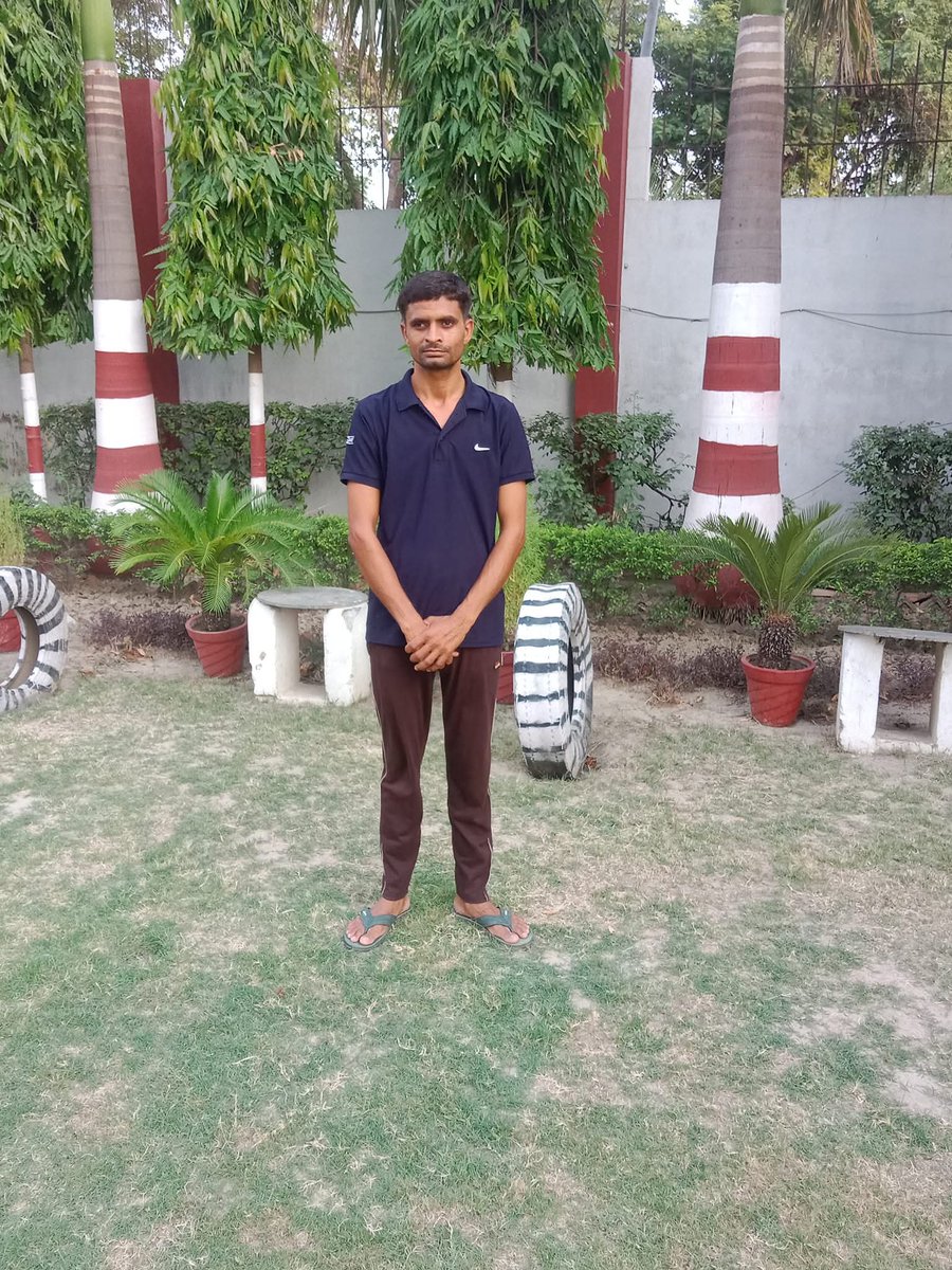 ashokkmb96's tweet photo. किताबों से की गई दोस्ती कभी धोखा नहीं देती, यह हमेशा आपको एक बेहतर कल की ओर ले जाती है....✍️📖 https://t.co/AxBo4SSaIR