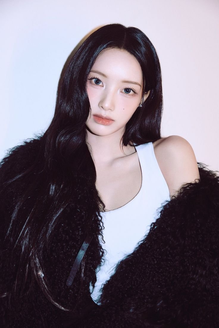 rescenechart's tweet photo. RESCENE's WONI ranks #5 on June Girlgroup Member Brand Reputation Ranking.

Highest-ranked 5th generation idol.

#RESCENE #리센느 @RESCENEofficial https://t.co/kLg6p5Pf9z