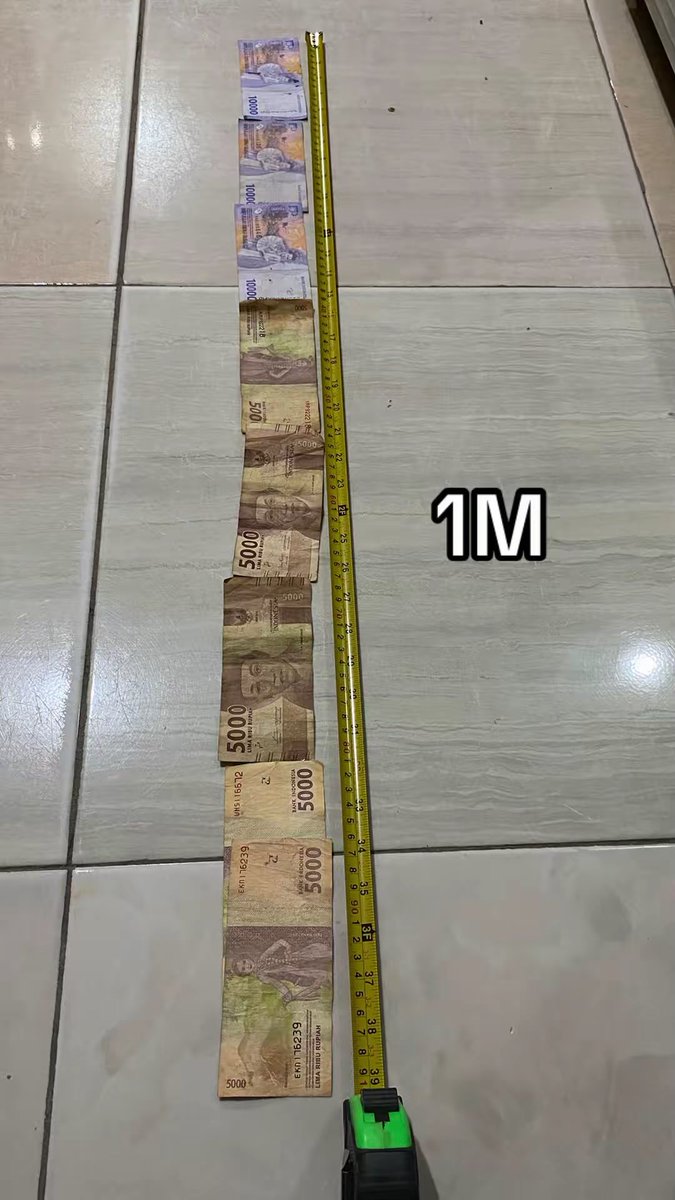apasidy_'s tweet photo. pagi pagi udah diajak ngitung uang 1M https://t.co/8FRo5R8IID