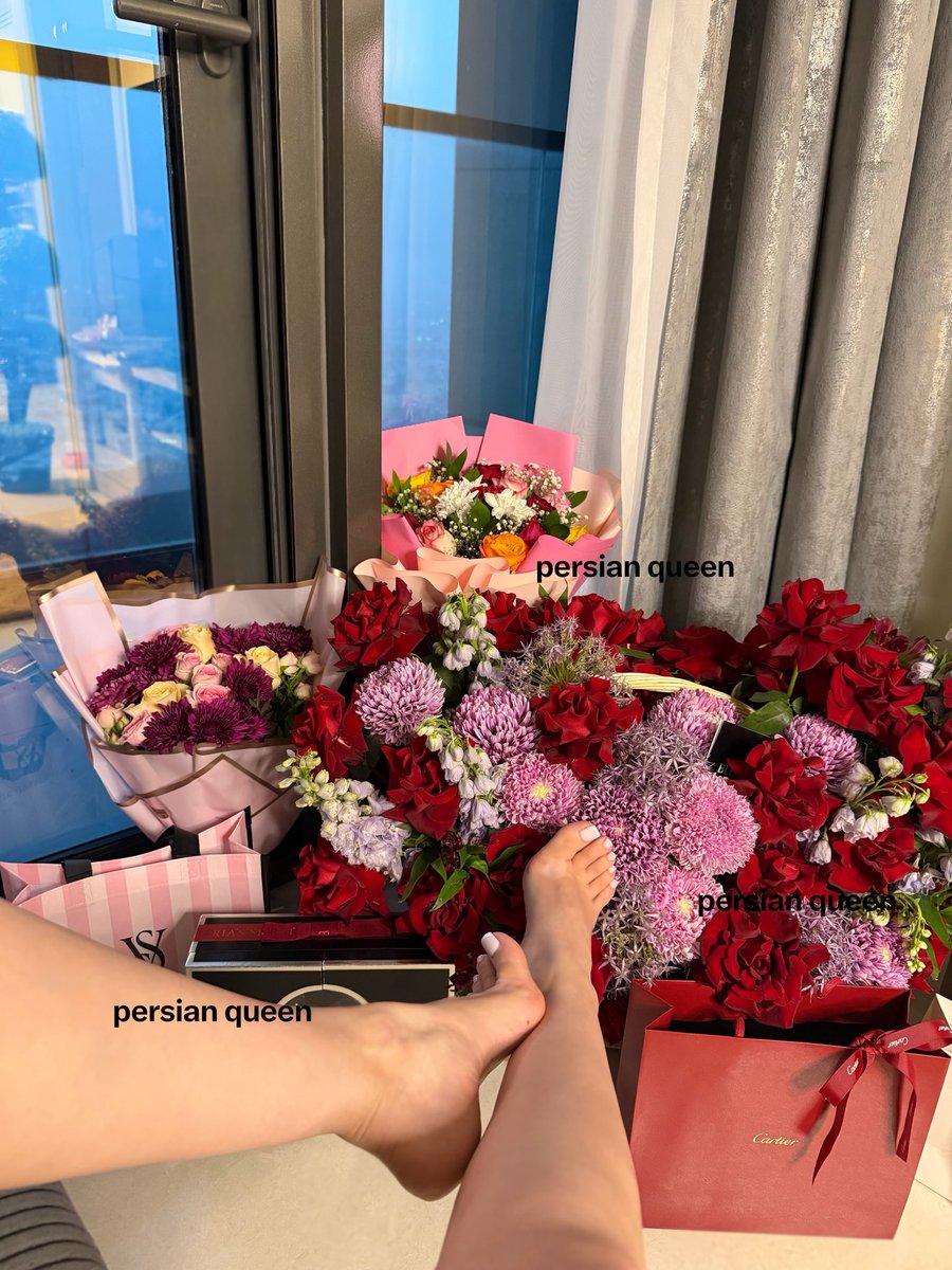 persian_queenn's tweet photo. یک سال به افسانه‌ی Persian Queen اضافه شد 🌹 
Happy birthday to me 🎂 https://t.co/nYdeXB9WQH