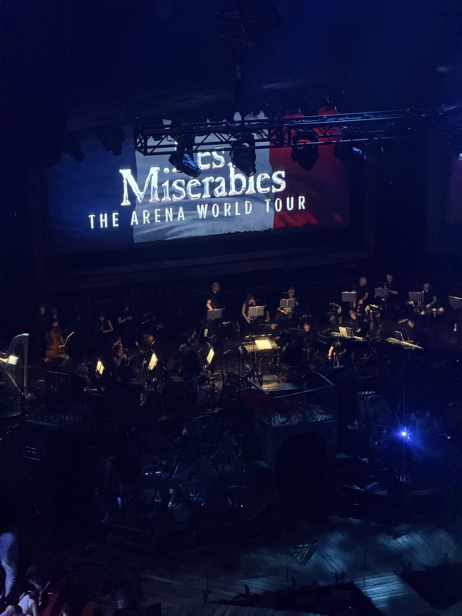 on_thecloud_'s tweet photo. 260620 Les Miserables Arena Tour at Royal Albert Hall

렘젤 콘서트 버전은 처음..!!
마침 이번주에 로얄알버트에서 한다길래 당장 달려왔다
렘젤의 넘버를 너무 좋아하는 사람은 콘서트 못참지...
로얄알버트홀 처음 가봤는데 명성 답게 정말 음향이 좋더라! 내가 가본 곳 중에 눈에띄게 좋았어 https://t.co/RPLJwvISgZ