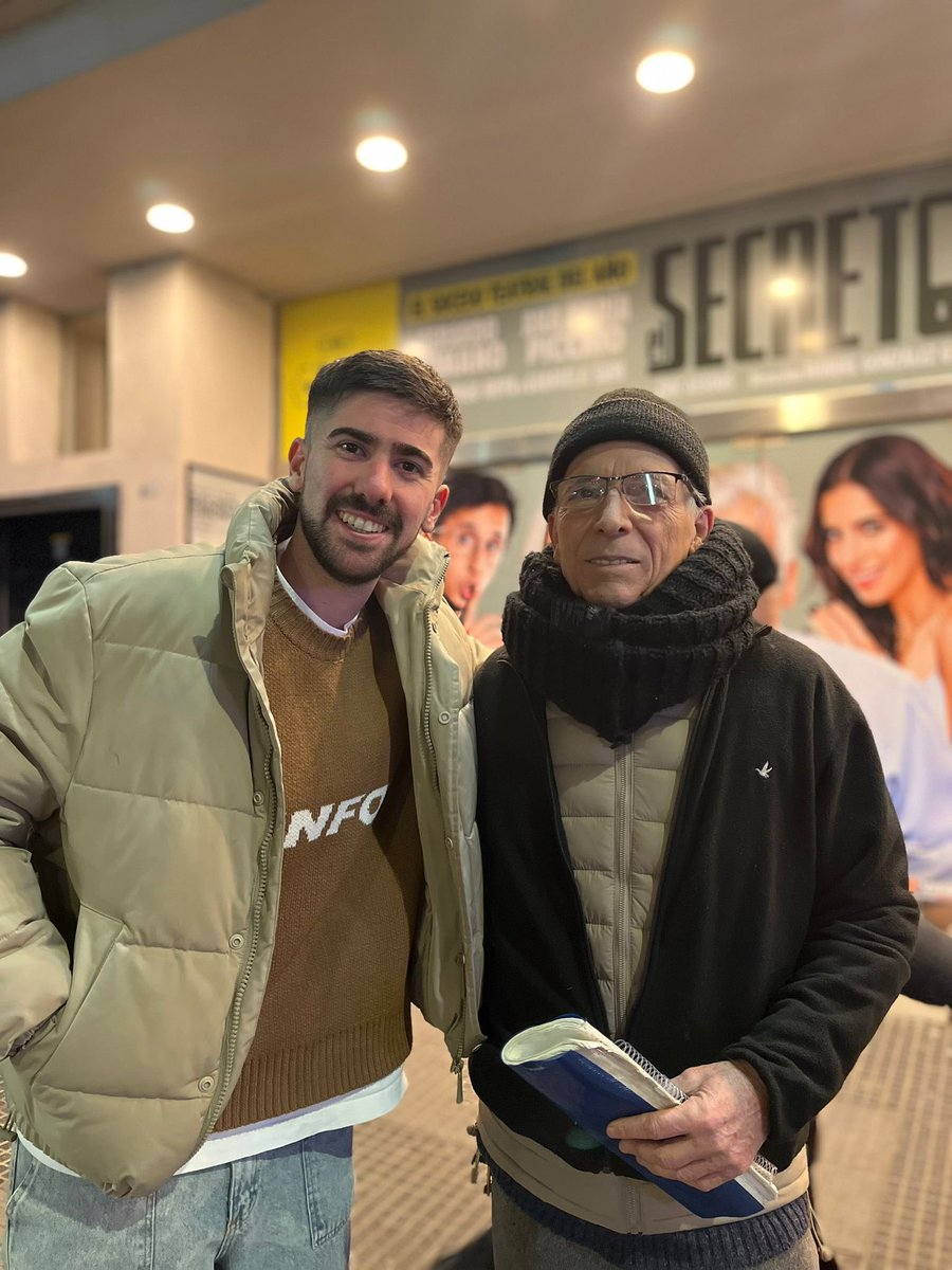 AgustnBorges5's tweet photo. Sergio Antin y el verdadero Borges sueltos en Buenos Aires 😅🇦🇷

@ElMarginal_ok https://t.co/GtCsljo9Dd