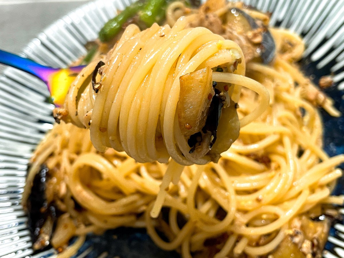 whisperyu's tweet photo. 今日の朝ごはん

ツナ茄子ししとうの粒マスタードぺぺ https://t.co/cHj5kLL5v6