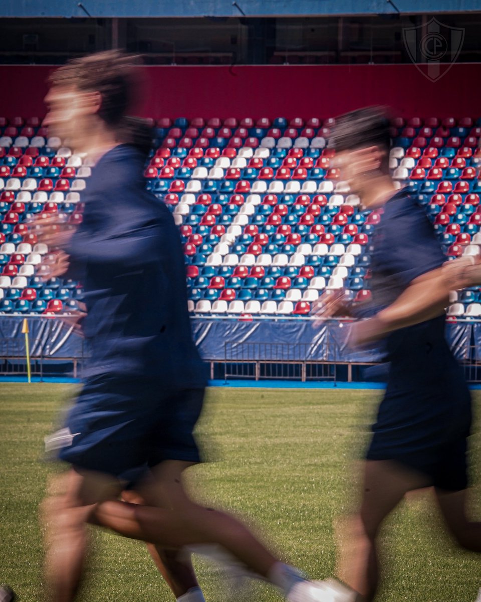 CCP1912oficial's tweet photo. ¡El Ciclón ya arrancó la intertemporada en el Barrio! 🌪️🏟️ https://t.co/xG4xBc6fTF