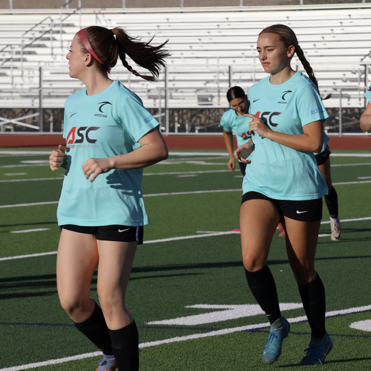 KateEdrington's tweet photo. Love that I get to play on the same team as my older sister Ashlynn! 🌊🌵@WPSL https://t.co/Fpn9UaZj8v