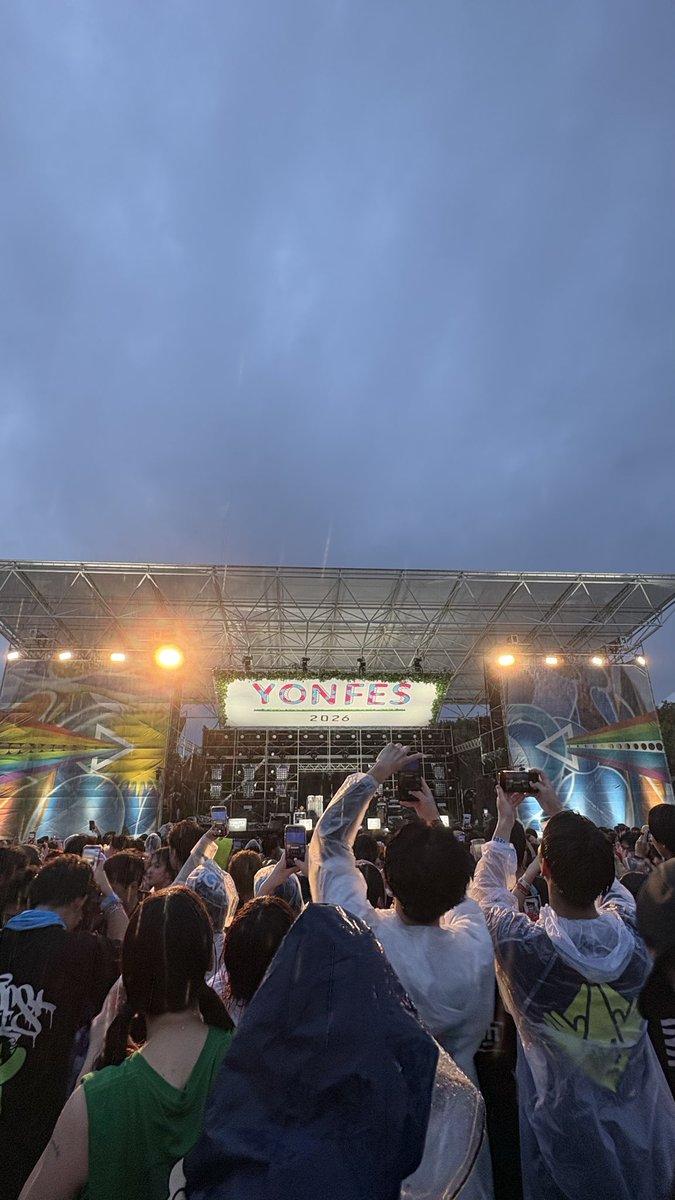 pen_0501's tweet photo. 昨日はヨンフェス0️⃣4⃣

初ヨンフェス、雨の洗礼受けたけどそれも込みで最高やった！次行く時は通しで行く😭 https://t.co/3OQeGXfgDR