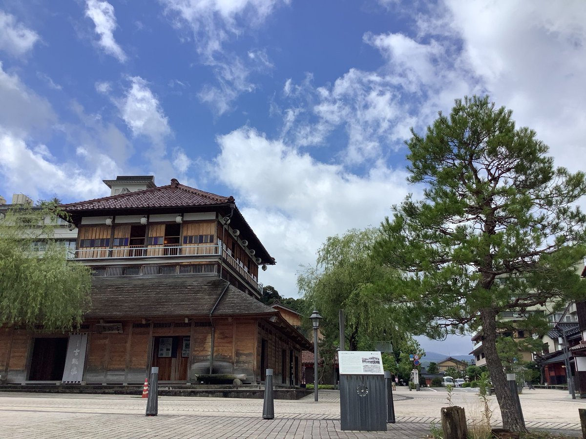 Hadutiwo's tweet photo. おはようございます♪

今日は父の日。由来は1909年のアメリカで、ある女性がすでにあった母の日と同じように「亡き母の後、男手一つで6人の子どもを育て上げてくれた父親に感謝したい」と教会に呼びかけたことから始まったそうです。 https://t.co/IaLpCe8ySl