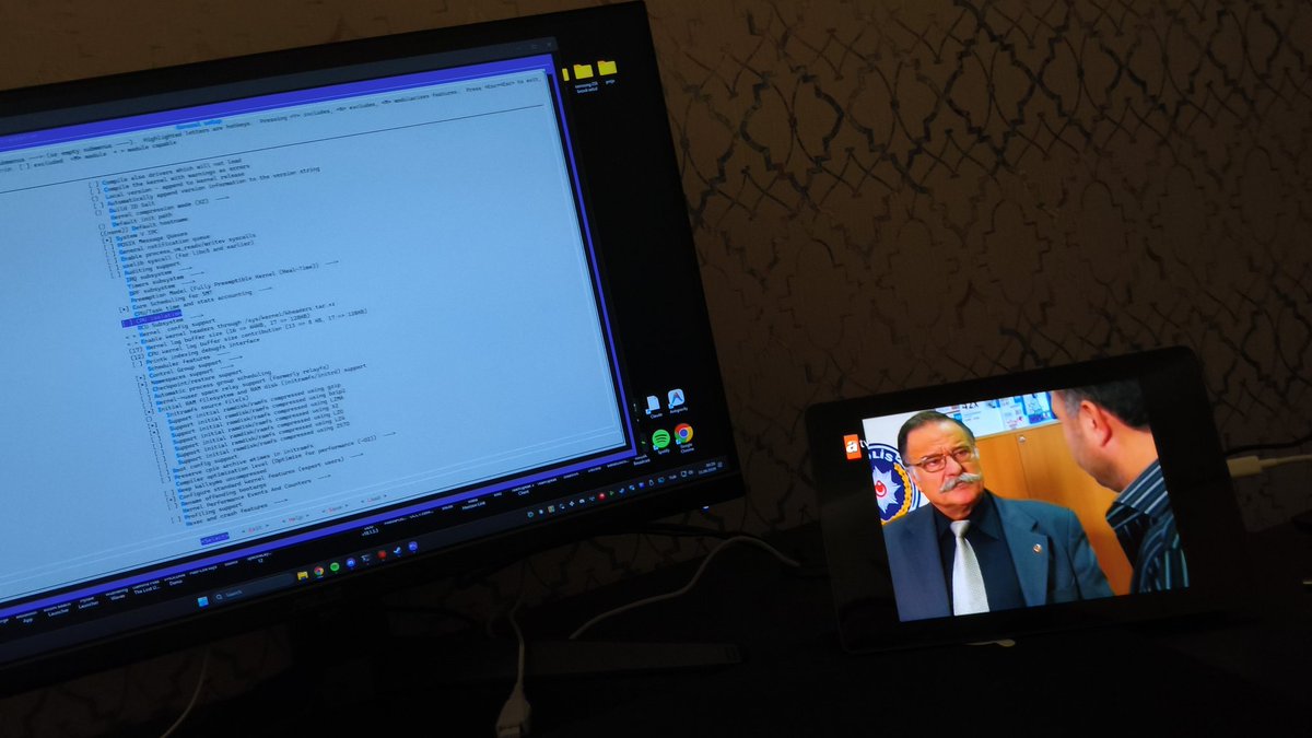 ZewZack's tweet photo. keske tum gun boyu linux / windows sistem muhendisi olup kernel falan analiz etmekle gun gecirip para kazansam yanda da adanali izlemek iyi sariyo he xd https://t.co/OrL2QV7t0u