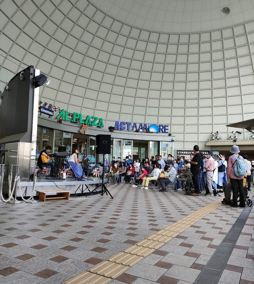suncok_official's tweet photo. 6/21（日）本日は、
「音楽の祭日2026」✨
https://t.co/4fKpmq5C9S…

JR高槻駅・アルプラザ前のアクトアモーレ常設ステージにて😌

★15:00 〜15:40

サンセットカクテルで演奏しています✨
お気軽にお越し下さい🎵🎵

#音楽の祭日
#ボサノバ
#SunsetCocktail
#企業公式 https://t.co/kCUxNSMsbZ