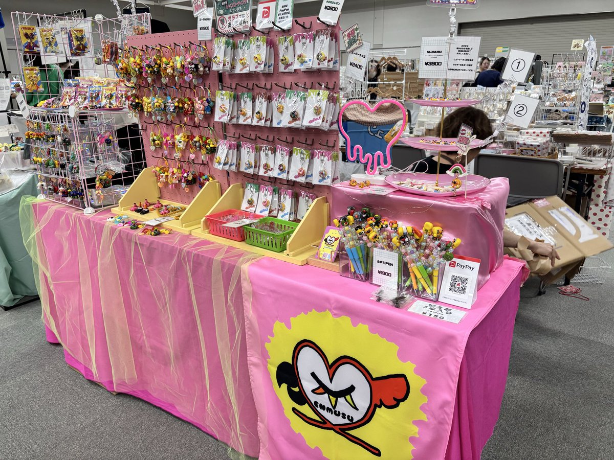 ENMUSU_Chii's tweet photo. 鳥フェス大阪２日目も
宜しくお願い致します🥰✨
2枚目のフリルの新作ピアスは
１日目午前中に売り切れました🥺
有難うございます✨
タッセルピアスはうちの子羽カラーで
沢山おりますので是非是非
うちの子を探しに来てくださいね🥰❤️❤️

#鳥��ェス大阪 https://t.co/nzhXfFSWe5