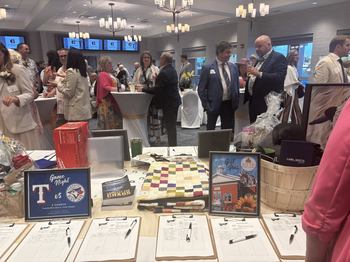 LisaThompsonPC's tweet photo. As a proud alumnus. I was pleased to attend the @AALP #DreamAuction last night in support of Class 21’s learning journey as leaders of our rural communities and ag & food sector!! It was a fantastic evening! I was particularly proud of Class Six’s #PickSix!!

It was great to see silent auction items from #Huron #Bruce too from #BlythFestivalTheatre & @LucknowsMITF