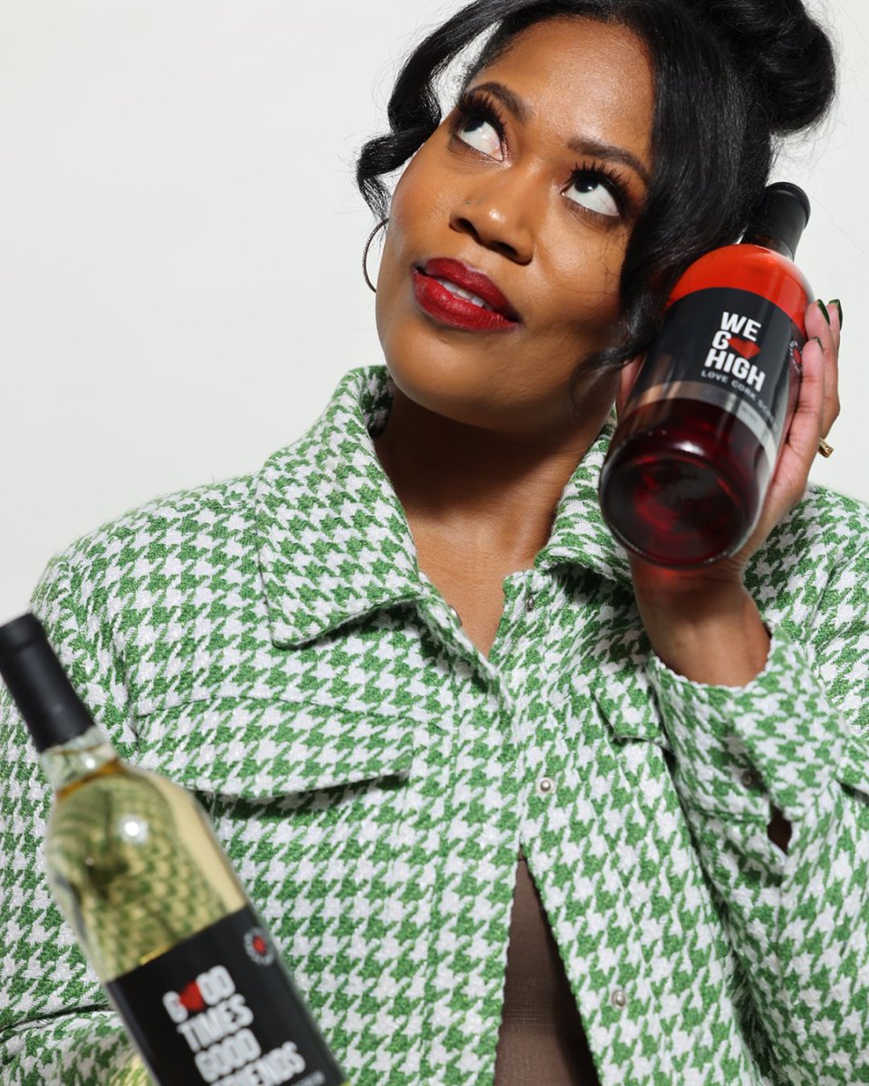 LoveCorkScrew's tweet photo. Sorry, can't come to the phone right now, we’re too busy enjoying Good Times with Good Friends. Feel free to leave a message after the beep...📞🍷 

#relatable #PinotGrigio #wine #winetime #ItsAMood https://t.co/ZdNx5CSmG6