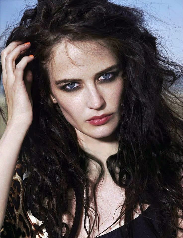Drew8413197570's tweet photo. Eva Green, woman of mystery. https://t.co/ix8yYx2WIm
