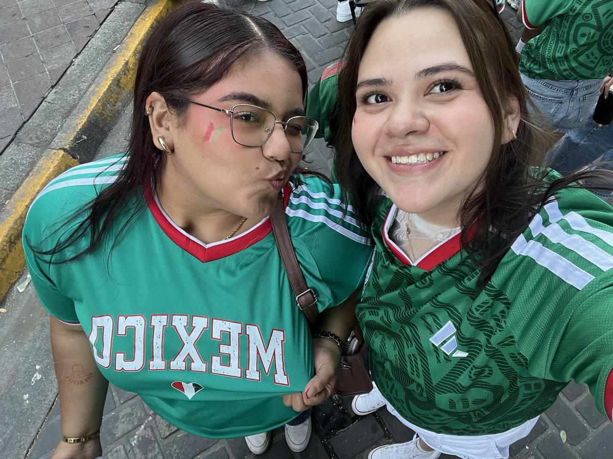 arenney26's tweet photo. ellas son las mexicanas? https://t.co/RVT4RDZNrF