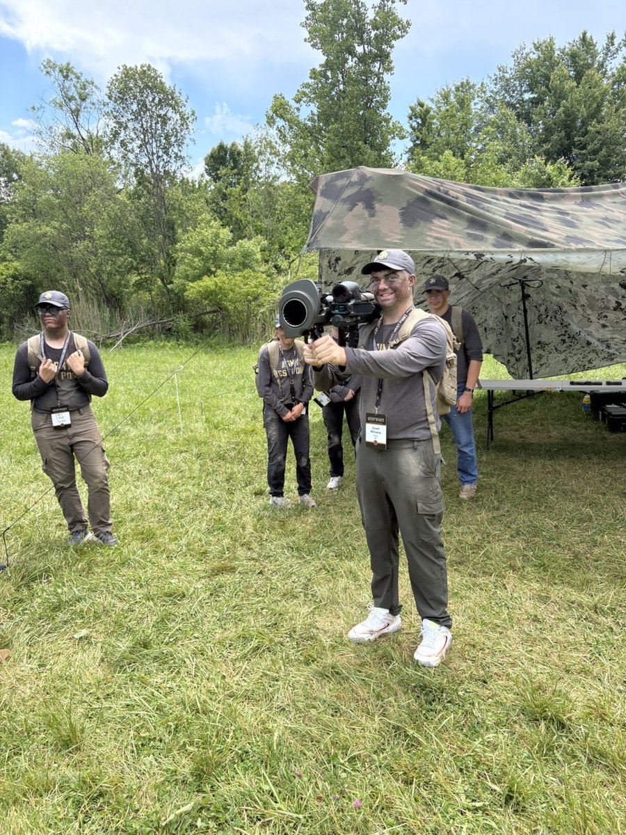 GrantWilliams22's tweet photo. I’m blessed to have spent a week at the prestigious SLE at the United States Military Academy at West Point  (16% acceptance rate). I got great lessons in leadership, ethics, discipline, academics, and fitness. “What you do off the field translates to game time.”#dutycountryhonor https://t.co/uRZP8DxEnp