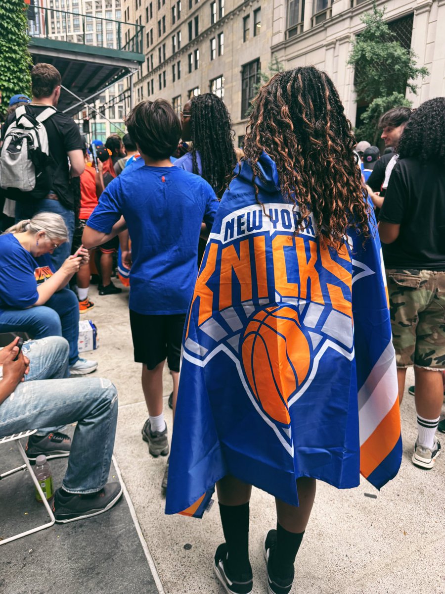 yo_monalissa's tweet photo. 💙🧡💙🧡 https://t.co/85kq3BDcWt