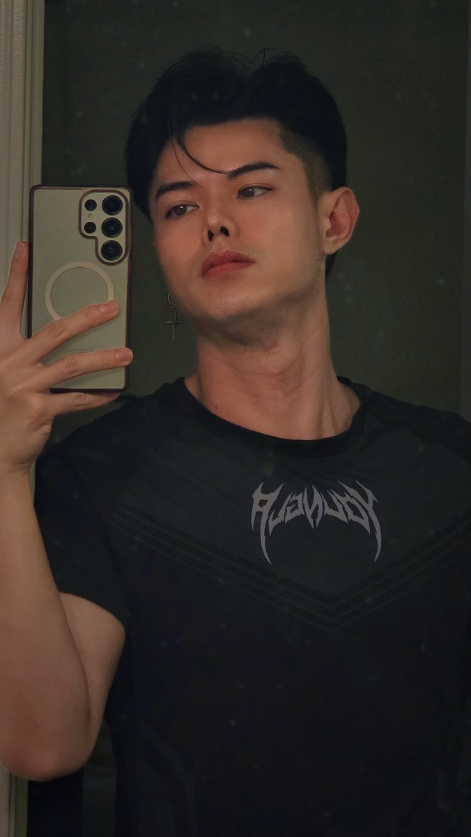 AsianHyeong's tweet photo. @james84_ Hello https://t.co/tXgUnYrEpY