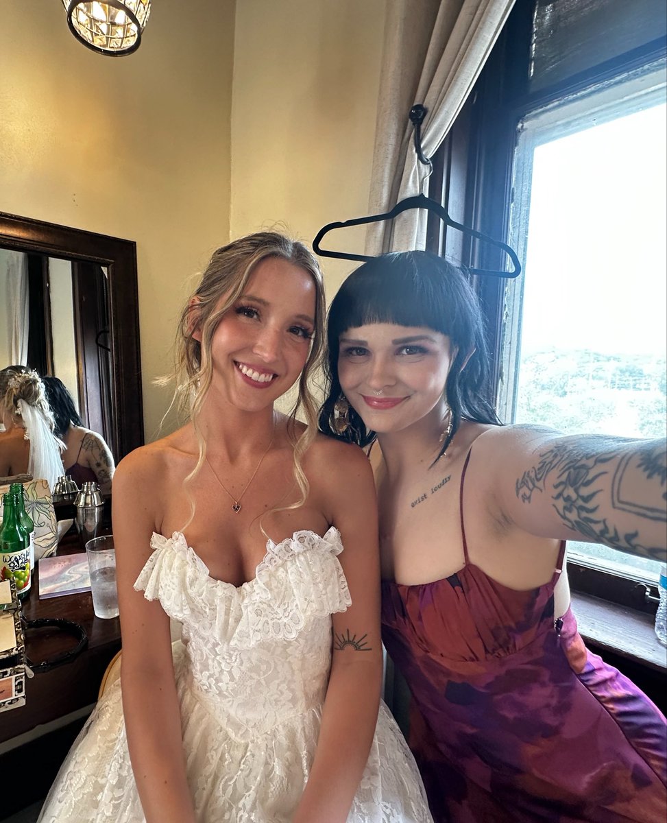 emxlymargaret's tweet photo. best friended too hard https://t.co/VAs2z3L2Be