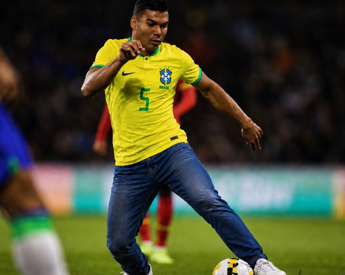EduardodoDIA's tweet photo. Jogando de calça jeans molhada https://t.co/3AYeQvZhET