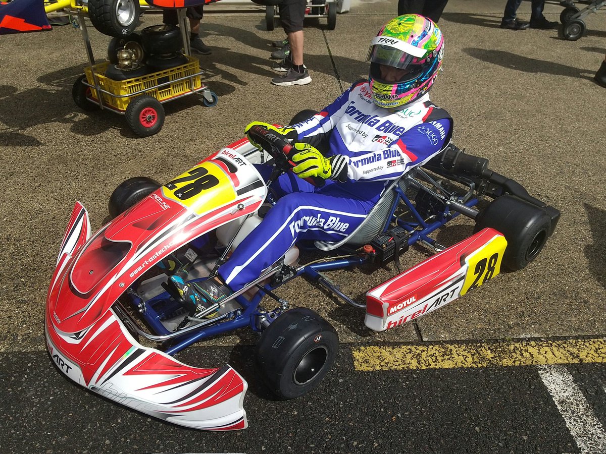 JAPANKART's tweet photo. FormulaBlueに大物ルーキー登場⁉️🤣

アンバサダーの片岡龍也がFSA時代以来26年ぶりに鈴鹿南コースに参戦‼️

ノーマルTIAでスーパーSSクラスに参戦‼️ https://t.co/bUwsslhuua
