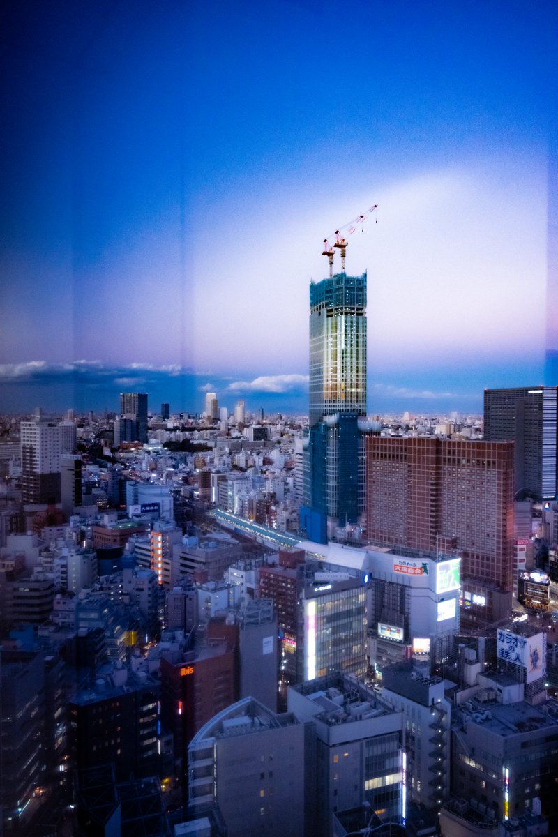 Dr__Negative's tweet photo. 6年まだでも撮った新宿か……記憶がもう曖昧になっていったわ https://t.co/5CJhyY5bSv