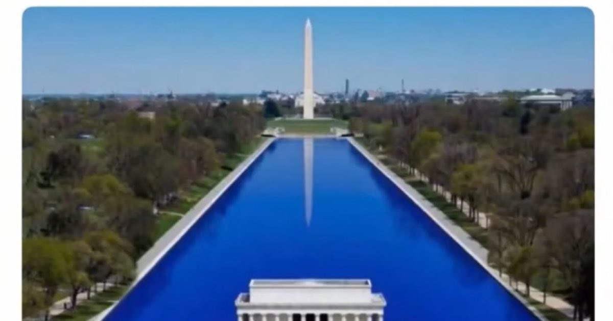 gatewaypundit's tweet photo. Former Olympian David Hearn Arrested for Destruction of Government Property for Vandalizing Reflecting Pool

Link in the comment section: https://t.co/3JrpIOy7WP