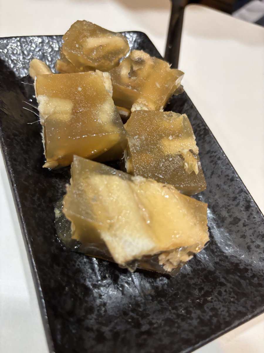 nobuyanobuya1's tweet photo. 哲史続き こんだけ安いのは 呑んでもらった方が お店的には してほしいと思いますが 元々 お酒弱いのと 車なんでノンアルビール すいません 今8品食べて 結構 腹苦しいくらい お腹いっぱいやけど まだまだ続きます https://t.co/mjQwOKzDom