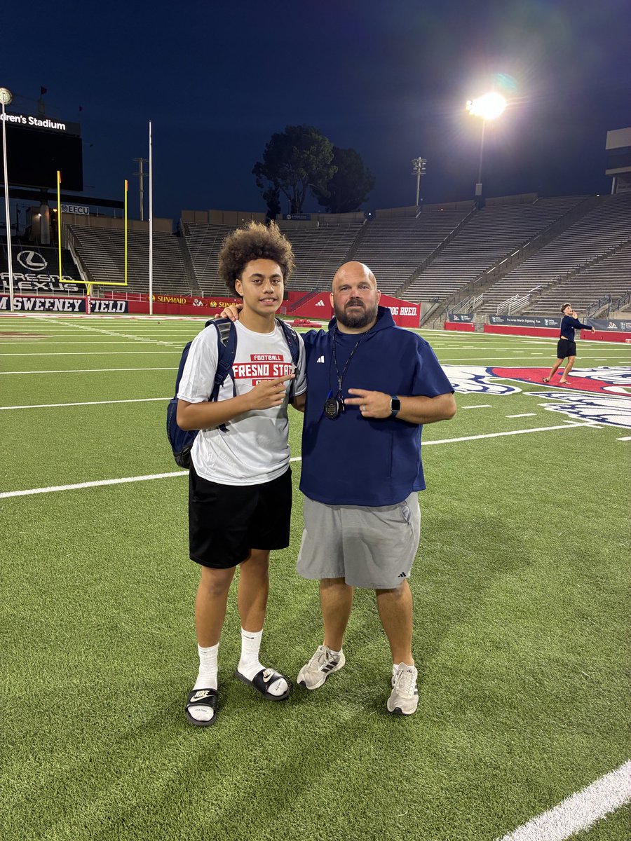 SamRabuku24's tweet photo. Had a great time at @FresnoStateFB camp last night, learned a lot from the coaches. @CoachGigli @Inderkum_FB @CoachE916 @pme_areyouone @TrenchWorkElite https://t.co/qJxZeLCNwA