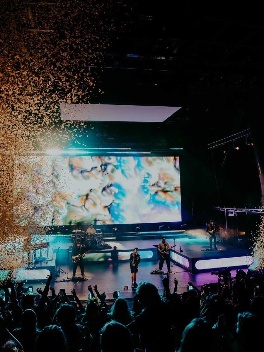 live_louist91's tweet photo. "From asking, "How did we get here?" to saying, "I don’t want to go home", Louis Tomlinson turned RedRocks into a giant singalong." - @RedRocksCO via IG 
#HDWGHWTRedRocks  #HDWGHWTColorado https://t.co/W3iLGjGjbs