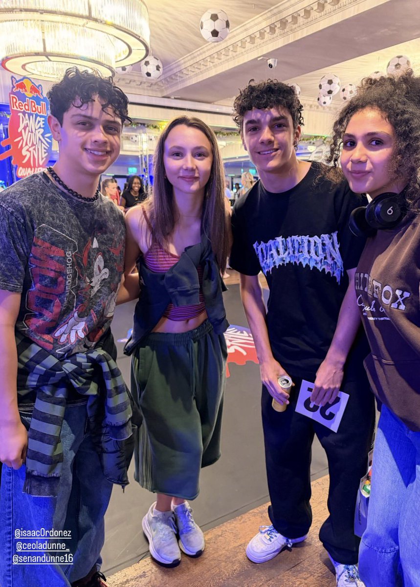 IsaacOrdonezBR's tweet photo. Isaac Ordonez com amigos hoje (20), no Red Bull Dance Your Style City Qualifier em Salt Lake City, Utah (EUA), no Utah Arts Festival / The Round. https://t.co/WVrMi7AuWB
