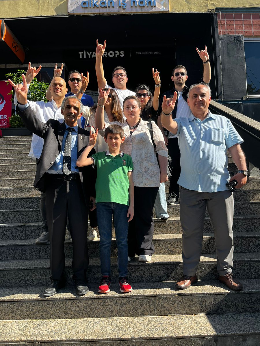 maltepezafer1's tweet photo. Zafer Partisi İstanbul İl Başkanlığı tarafından düzenlenen konferansa katılım sağladık. Konferansta konuşmacı olarak yer alan Prof. Dr. Cihat Yaycı'ya değerli bilgileri için teşekkür ediyoruz. https://t.co/goiQXbF04y