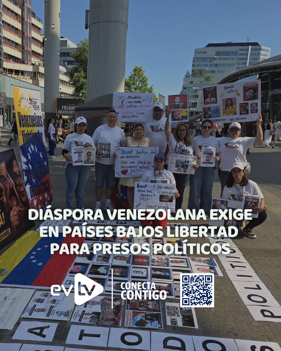 EVTVMiami's tweet photo. 🕊️ Diáspora venezolana exige en Países Bajos libertad para presos políticos

📢 Venezolanos se concentraron este sábado en la Estación Central de Utrecht, en Países Bajos, para exigir la liberación de todos los presos políticos civiles y militares en Venezuela. La actividad fue difundida en X por el politólogo Rafael Santiago y reunió a decenas de personas con pancartas y retratos de detenidos.

🪧 Los asistentes desplegaron una bandera venezolana y exhibieron fotografías de presos políticos y personas desaparecidas, acompañadas de mensajes en español e inglés dirigidos a la comunidad internacional. 

#NoticiasEVTV #PresosPolíticos