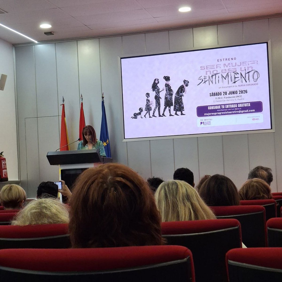 DoFemCo's tweet photo. Hoy Dofemco ha estado en la presentación de #SerMujerNoEsUnSentimiento de @NuriaCSopena. Agradecemos a Nuria su implicación y esta invitación a las docentes feministas a colaborar en su documental. ¡Gracias compañera!
Con @AnaHidalgoU y @SilviaCarrascoP https://t.co/OIpeZC4vK3