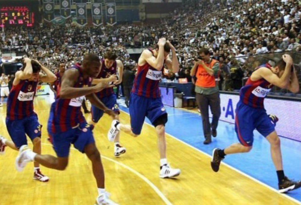 en_ej1997's tweet photo. Doček Velimira Belog u Areni. https://t.co/qzNUohLKQ7