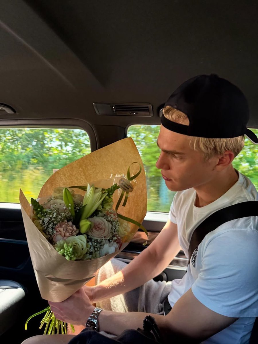 blondgivers's tweet photo. gringo lindo loiro louco de amor pra dar 🙏🏻 https://t.co/saPWpZQ8ui