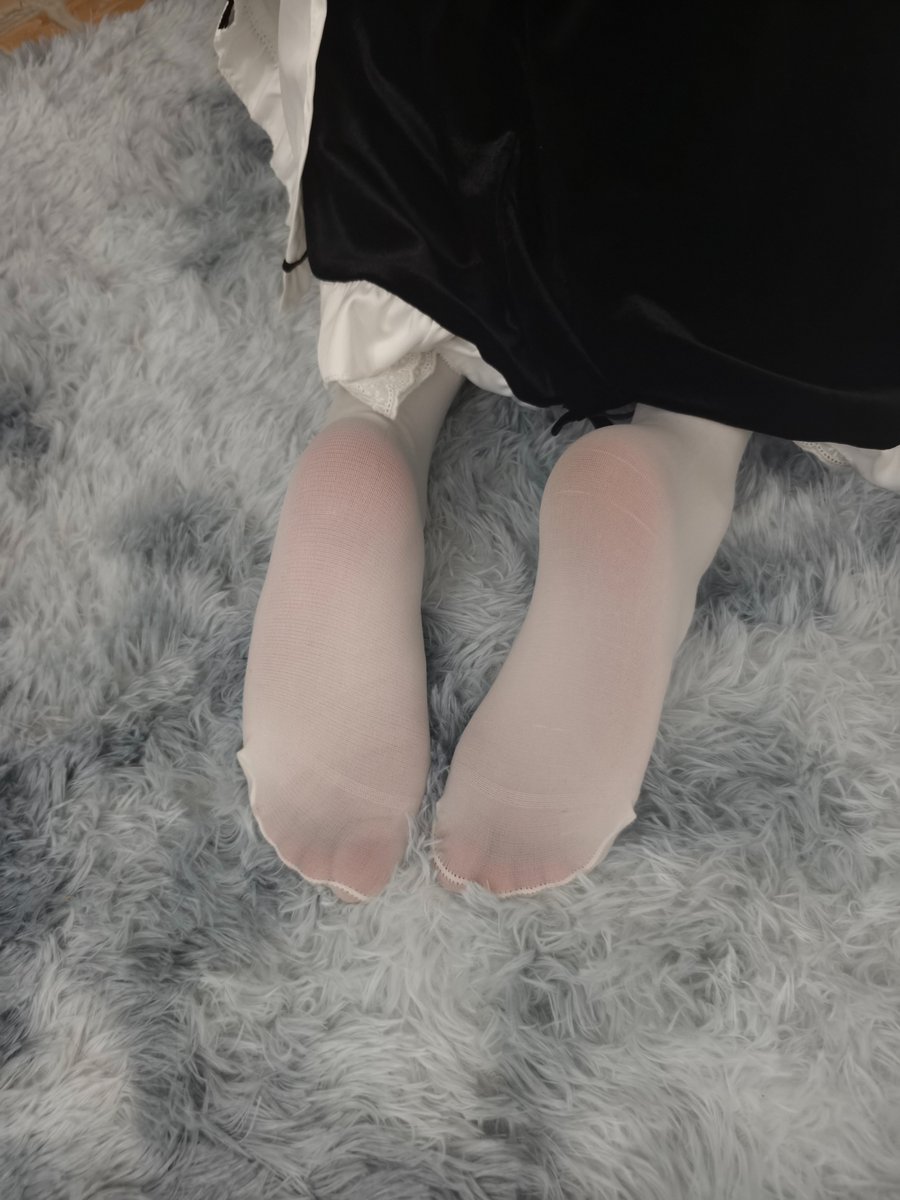 Antiselena06's tweet photo. 崽，昨天帮你拆开快递看你买了好多衣服，都是裙子，是要送给喜欢的女生吗，可以你也没说过有谈过恋爱啊。你现在是大学生，学习才是重点啊。你去上课的时候从你被子里还翻出了丝袜，你不会带女生回家过了吧，这样可不行啊。有时候晚上会听到你在呻吟，是生什么病了吗，要不要妈带你去看看？
#男娘 #白丝 https://t.co/ysdbwCJovy