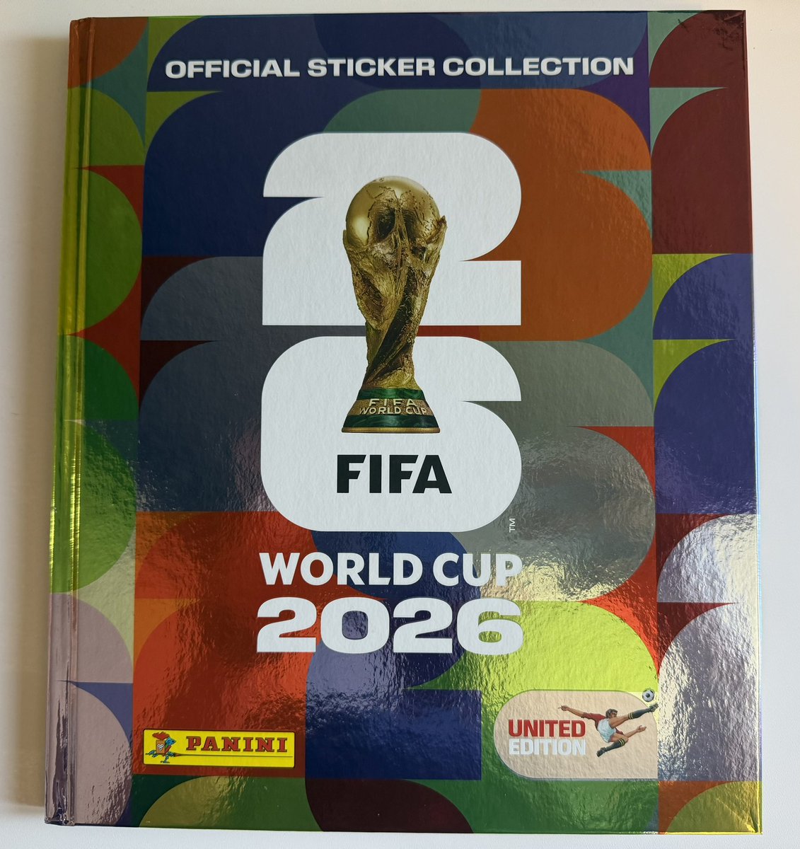 LuiS_WsN's tweet photo. @aitorcards Este es el que me vino en le treasure box! Pasta dura. Si necesitas cromos y estás en España tengo un pack con más de 700 sin repetir. https://t.co/TiI8RyfpHm