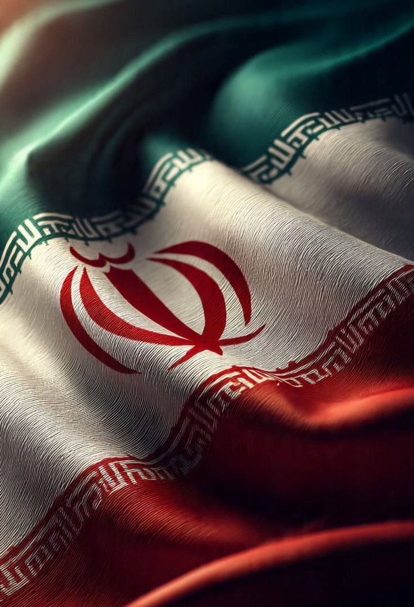 Sabegoon1's tweet photo. پیام رهبر انقلاب یک پیام چندبعدی بود: حمایت از دیپلماسی، حمایت از مقاومت و حمایت از اقتدار ملی. هر سه ضلع برای تأمین منافع ایران ضروری‌اند و حذف هرکدام، به زیان کشور خواهد بود.

#لبيك_يا_خامنه_ای https://t.co/5wPgBS6o6r