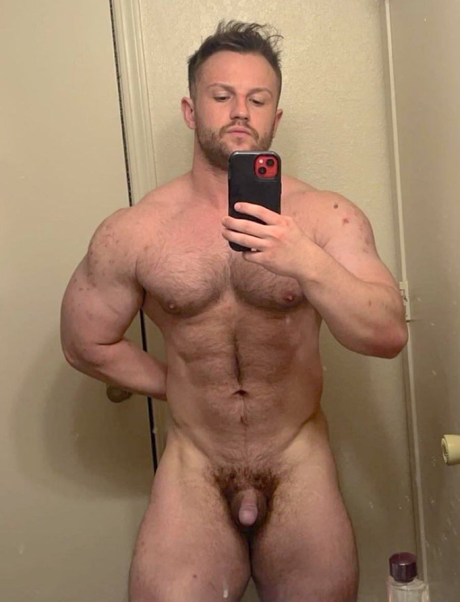 MuscleService's tweet photo. 💪🍆 Logan Johnson https://t.co/XerlruZax8