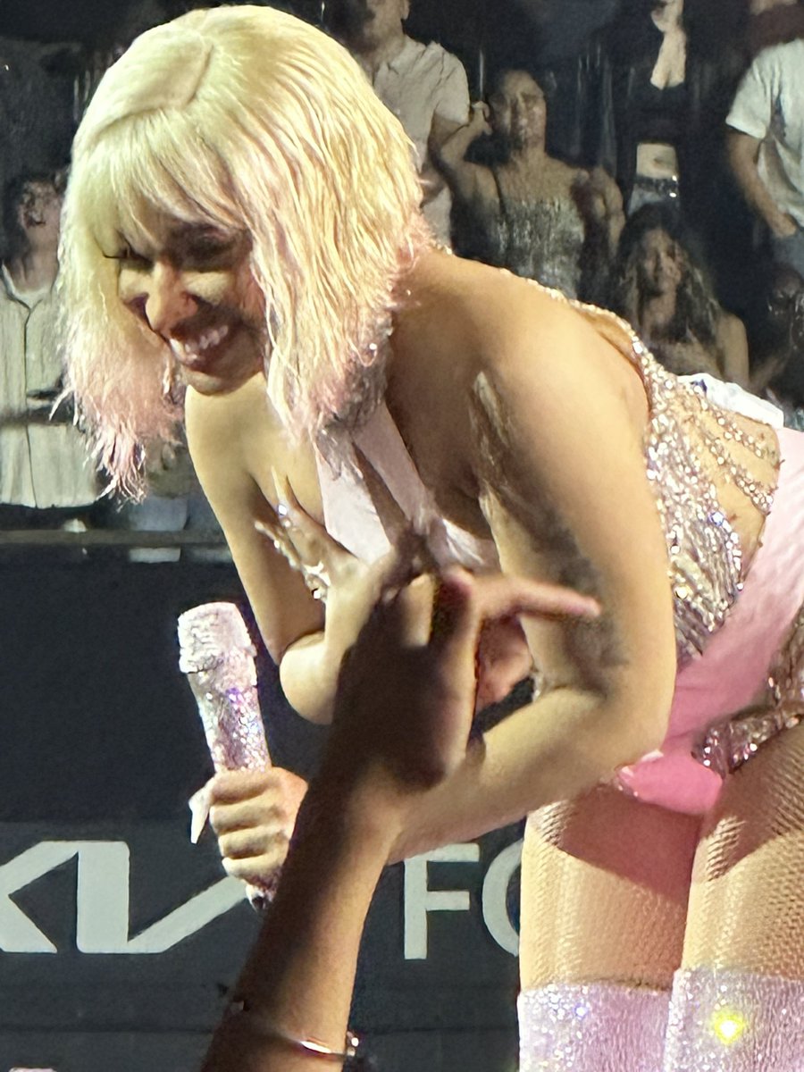 nickirosetoy's tweet photo. @NICKIMINAJ QUEEN ADD MEE https://t.co/t3RJZ8fLdf