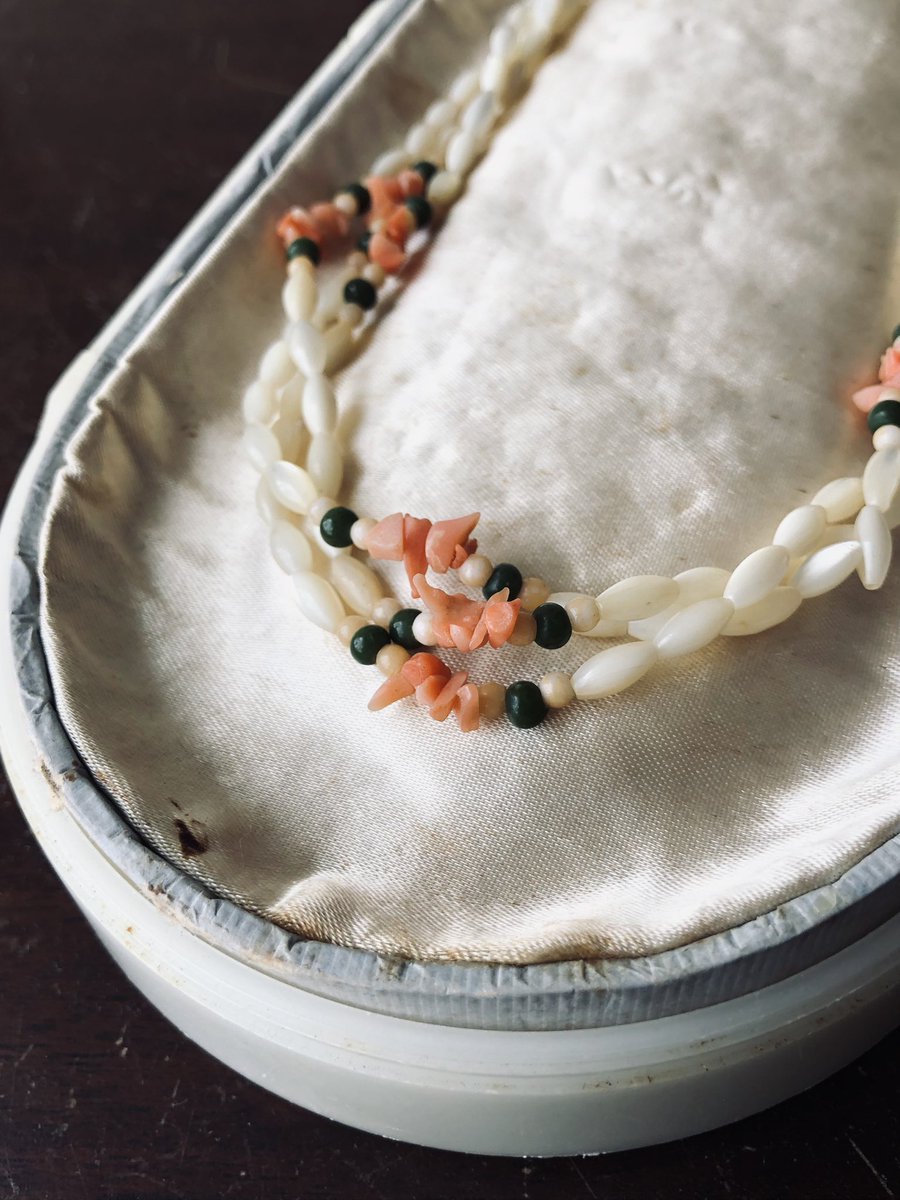 cocoandorange's tweet photo. Summer tropical 🪸

https://t.co/kyl4iimoQn

#vintagejewelry https://t.co/nLBcy2Wt3F