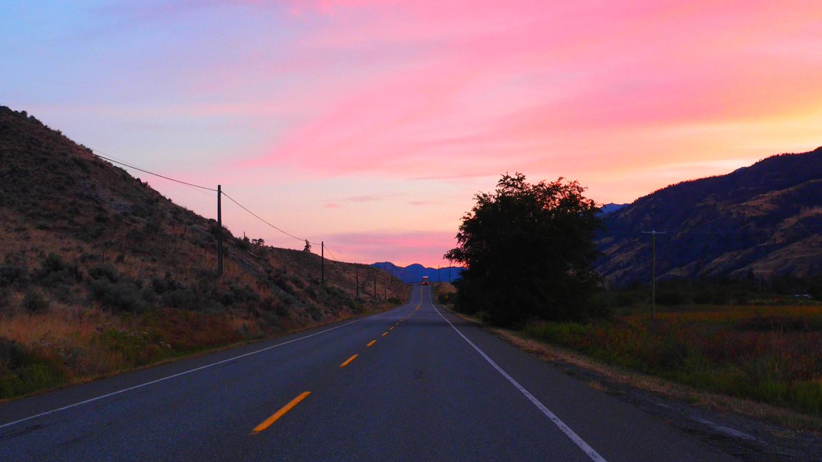 thighiguy's tweet photo. the road to Osoyoos #osoyoos #highway3 #sunsetlover #photo #photography #olympuscameras
my 📷 🇨🇦 https://t.co/mKOFp1JUXG
