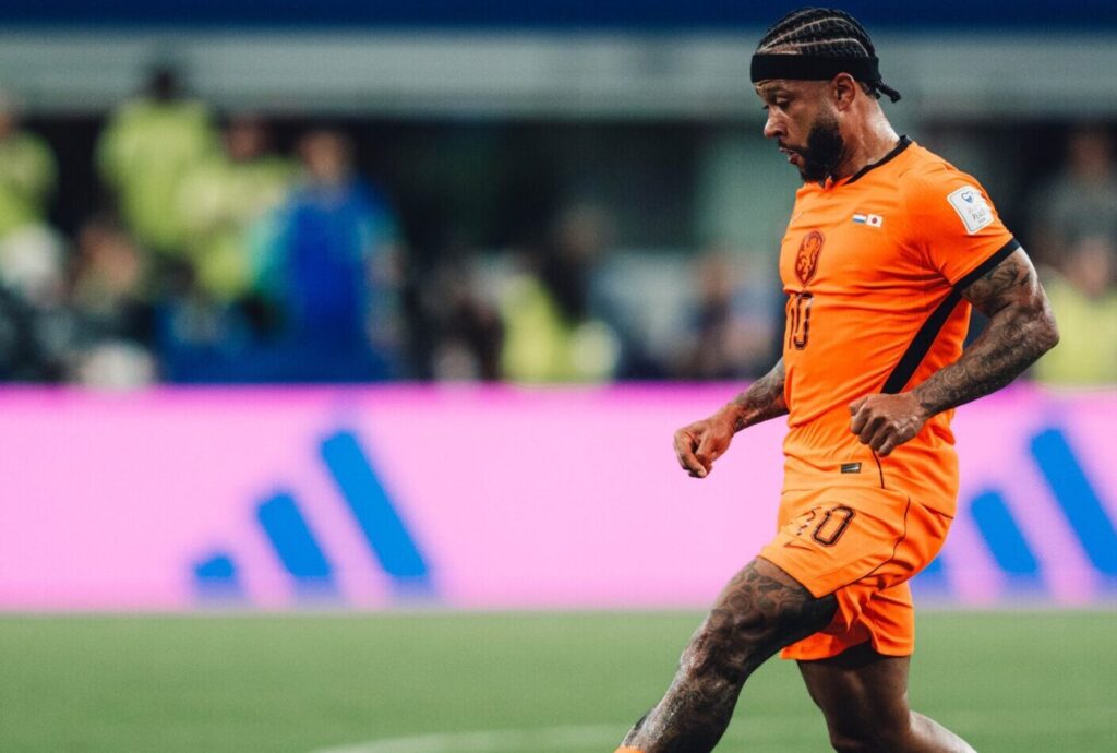 centraldotimao's tweet photo. Representando!🇳🇱🏴🏳️

Memphis Depay sai do banco e participa de goleada da Holanda na Copa do Mundo. Confira:

https://t.co/Dx4TUubfLl https://t.co/avnHDeFy6i