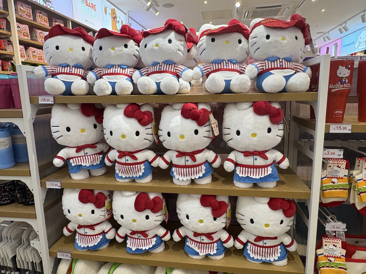 sanrio daily ✨ tweet media