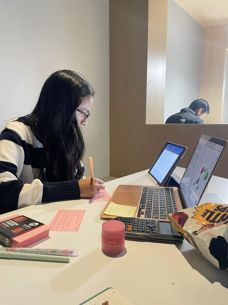 Aurielle007s's tweet photo. study date https://t.co/jtsis47DXL