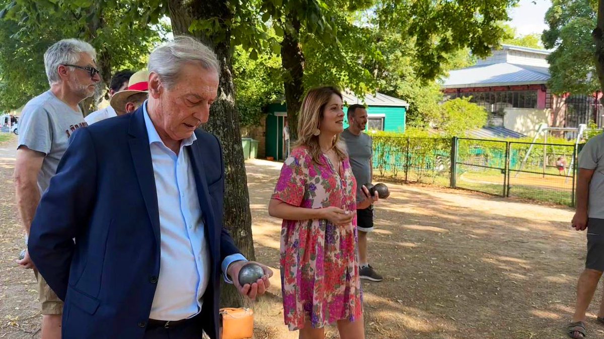MaudBregeon's tweet photo. Passage aux guinguettes et à la journée malgache @Ville_de_Sceaux avec Philippe Laurent et Georges Siffredi. De la convivialité au jardin de la ménagerie, malgré la chaleur ☀️💦 https://t.co/Vy5D3sOavI