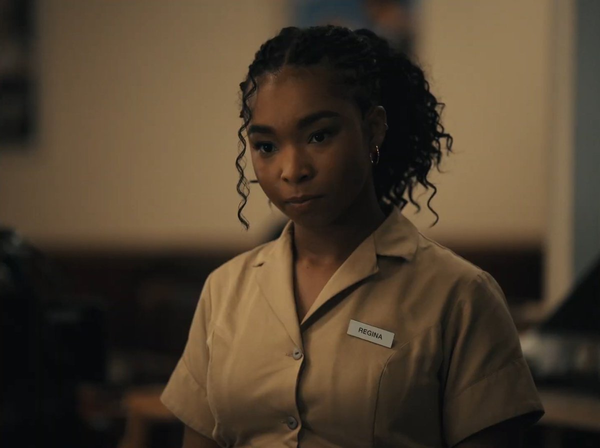 pervertite's tweet photo. #tvlspoilers 

MY LOUCLAUDIA.... or should i say louregina? LOUGINA???? https://t.co/FrhacXim1p