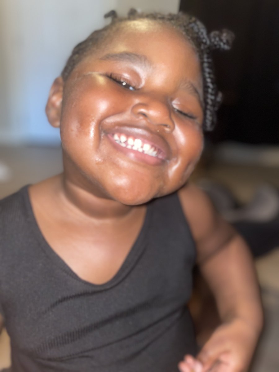 BEKREATIVE33's tweet photo. Since Feb 26, I haven’t seen or heard from y’all. I miss your laughs, cries, even y’all falling asleep on my chest. I may not get a Father’s Day call, but I still hold on to faith that one day I’ll be back in y’all lives. #HappyFathersDay #HeavyThoughts https://t.co/SMf2GyxAW3