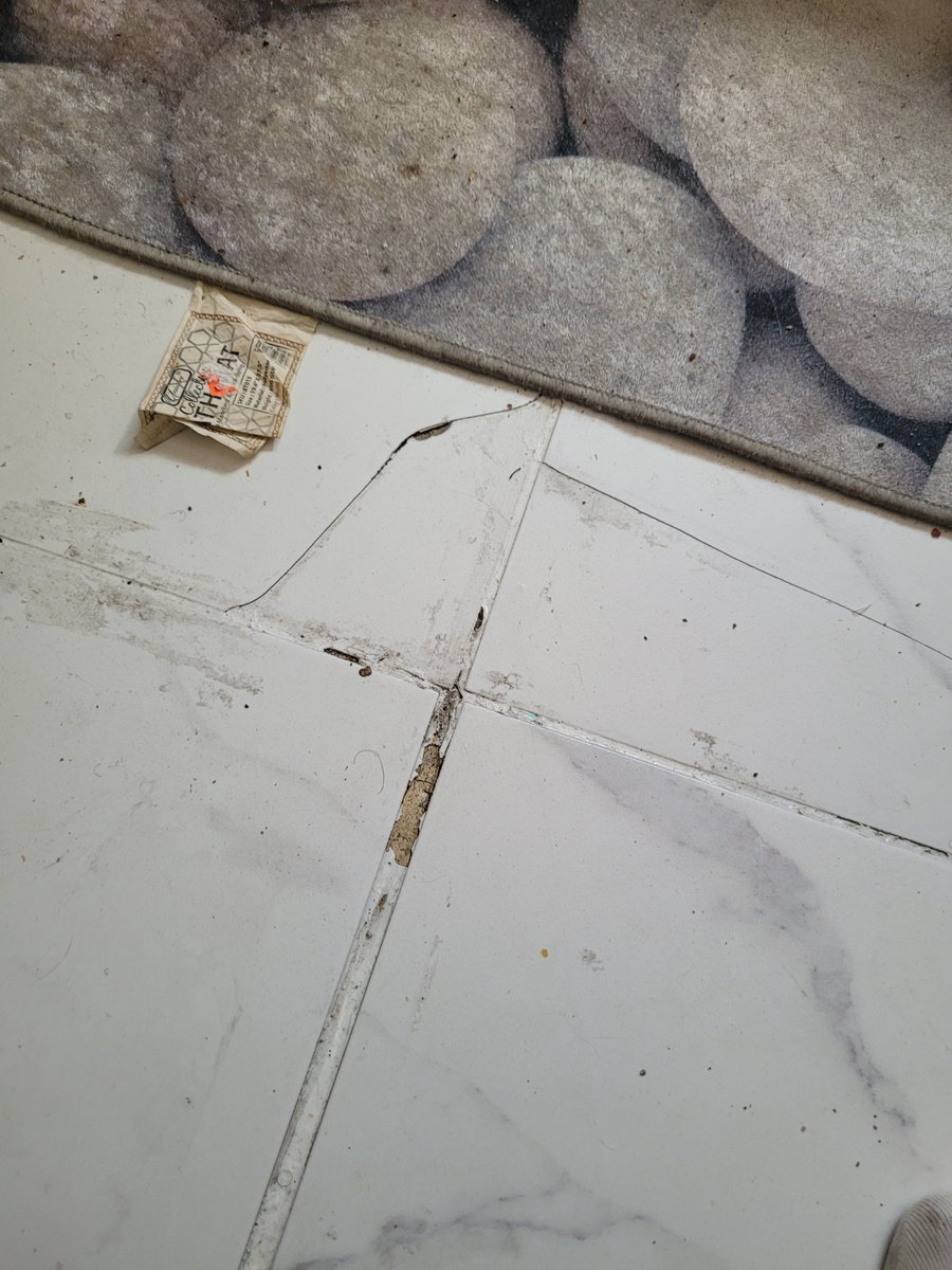 JUSTTIREDOFNYC's tweet photo. This is after they fixed it  that knob is a mess @bronxbp https://t.co/PNkfB9H3b1